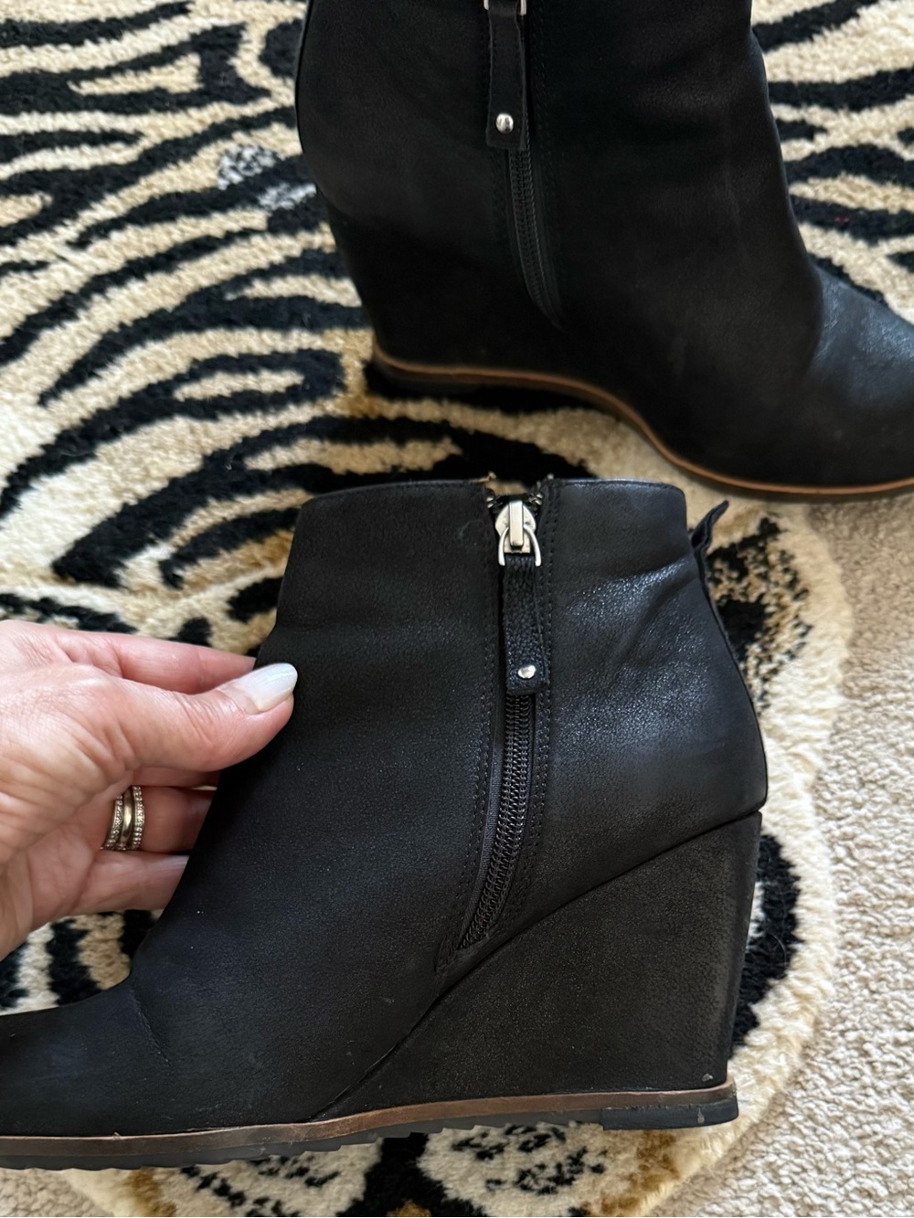 Paolo Suede Wedge Heel booties - Picture 3 of 9